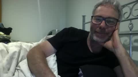 Snapshot of oiledcouple1 chatting on 10/29/25, 09:11 oiledcouple1 online show from 10/29/25, 09:11