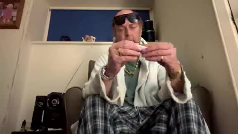 Snapshot of oiljames167 chatting on 11/02/25, 02:36 oiljames167 online show from 11/02/25, 02:36