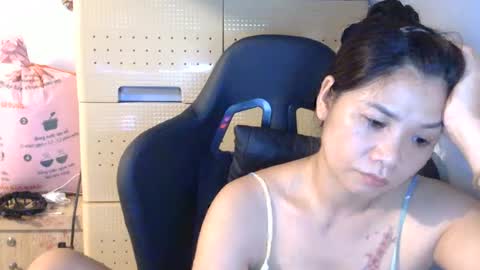 Snapshot of oinjer09 chatting on 06/24/26, 03:44 oinjer09 online show from 06/24/26, 03:44