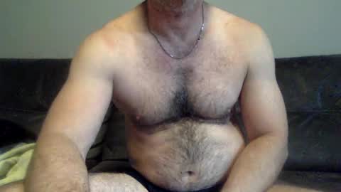 Snapshot of oktobus74 chatting on 06/17/26, 03:57 oktobus74 online show from 06/17/26, 03:57