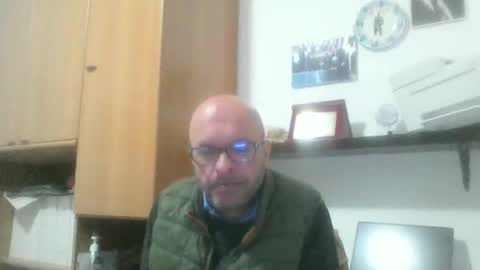 Snapshot of olak21 chatting on 11/02/25, 08:17 olak21 online show from 11/02/25, 08:17