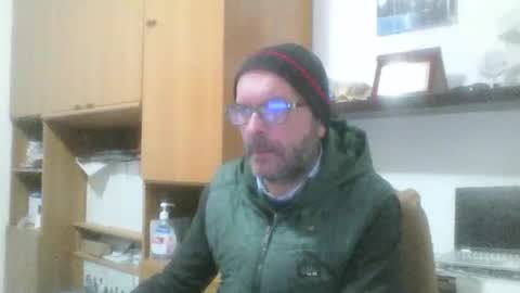 Snapshot of olak21 chatting on 12/03/25, 09:18 olak21 online show from 12/03/25, 09:18