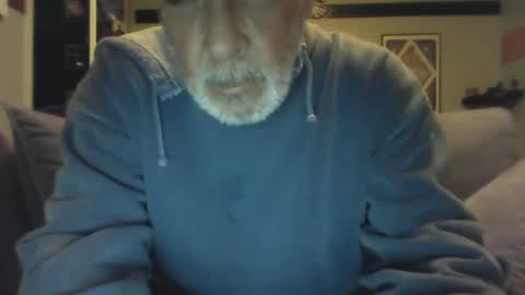 Snapshot of old_bald63 chatting on 12/31/24, 11:20 old_bald63 online show from 12/31/24, 11:20