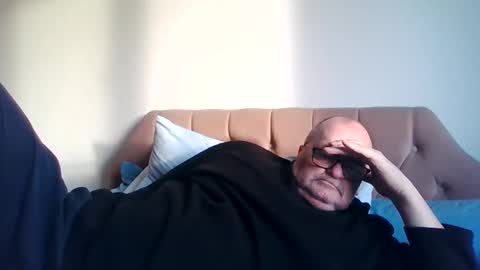 old_fkr online show from 02/03/25, 03:49