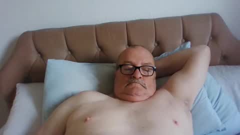 old_fkrr_ online show from 10/04/25, 08:56