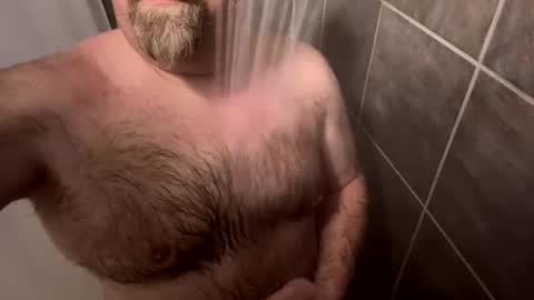 Snapshot of oldbones2 chatting on 11/16/25, 01:00 oldbones2 online show from 11/16/25, 01:00