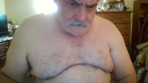 Snapshot of oldcockforyngladies chatting on 11/16/25, 02:11 oldcockforyngladies online show from 11/16/25, 02:11