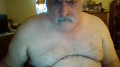 Snapshot of oldcockforyngladies chatting on 02/17/26, 02:35 oldcockforyngladies online show from 02/17/26, 02:35