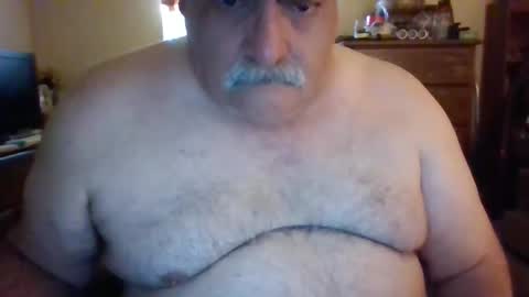 Snapshot of oldcockforyngladies chatting on 03/15/26, 01:50 oldcockforyngladies online show from 03/15/26, 01:50