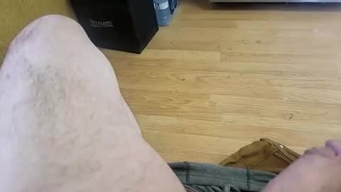 Snapshot of olderadventurous chatting on 04/08/26, 10:54 Horny Oldman online show from 04/08/26, 10:54