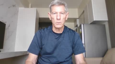 Snapshot of oldgeorge chatting on 11/24/25, 06:35 George online show from 11/24/25, 06:35