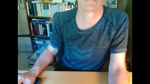 Snapshot of oldhairybastard chatting on 05/27/26, 10:01 oldhairybastard online show from 05/27/26, 10:01