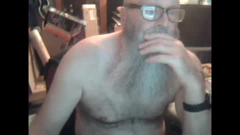 Snapshot of oldman196262 chatting on 02/16/25, 07:38 oldman196262 online show from 02/16/25, 07:38