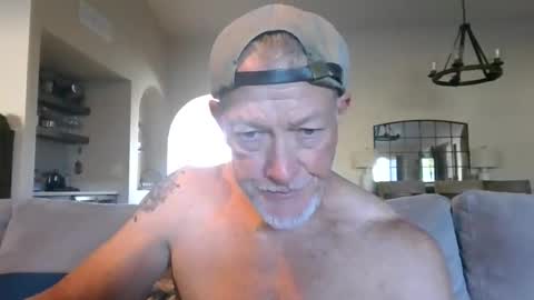 Snapshot of oldmanmeataz chatting on 03/13/26, 02:45 oldmanmeataz online show from 03/13/26, 02:45