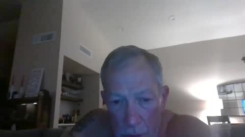 Snapshot of oldmanmeataz chatting on 04/28/26, 02:27 oldmanmeataz online show from 04/28/26, 02:27