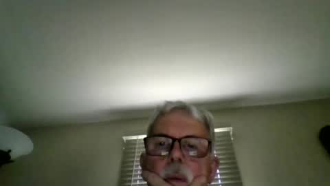 Snapshot of oldmiguy chatting on 05/15/26, 02:02 OldMIGUY online show from 05/15/26, 02:02