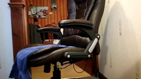 Snapshot of oldwanke chatting on 02/22/25, 10:42 oldwankie online show from 02/22/25, 10:42