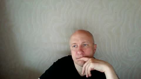 Snapshot of oleg365 chatting on 05/16/26, 06:32 figaro online show from 05/16/26, 06:32