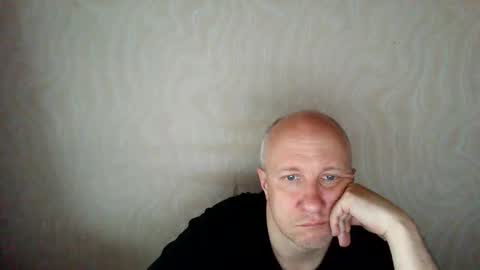 Snapshot of oleg365 chatting on 05/17/26, 06:44 figaro online show from 05/17/26, 06:44