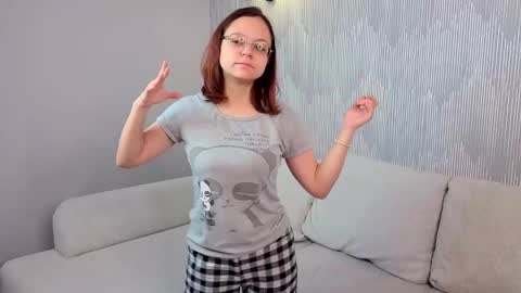 Snapshot of oleneweir chatting on 11/13/25, 11:09 Stella online show from 11/13/25, 11:09