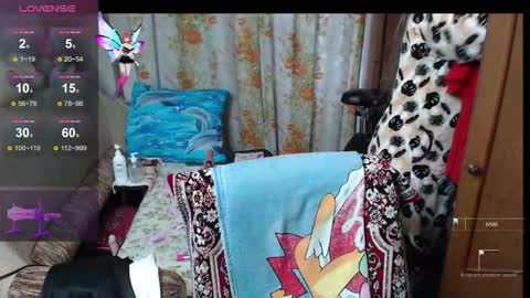 Snapshot of olguscha chatting on 10/15/25, 10:59 Olguscha online show from 10/15/25, 10:59