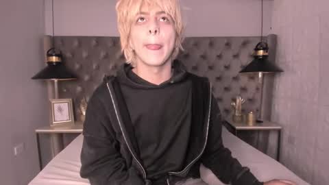 oliiverr22 online show from 11/07/25, 07:58