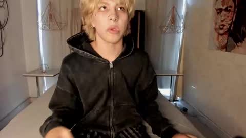 oliiverr22 online show from 11/25/25, 08:20