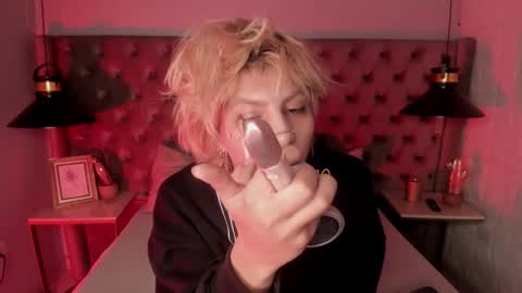 oliiverr22 online show from 12/02/25, 03:07