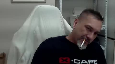 Snapshot of olimpio1230 chatting on 12/24/24, 10:33 olimpio1230 online show from 12/24/24, 10:33