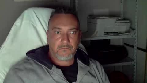 Snapshot of olimpio1230 chatting on 10/16/25, 04:52 olimpio1230 online show from 10/16/25, 04:52