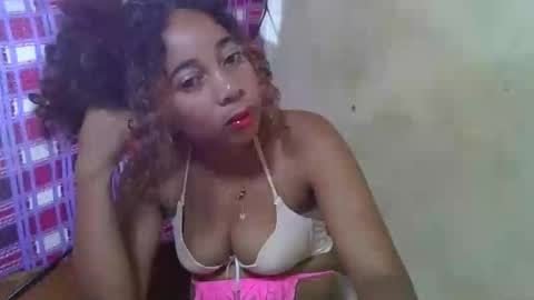 Snapshot of olinaa chatting on 05/04/26, 02:02 olinaa online show from 05/04/26, 02:02
