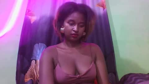 olinah610 online show from 12/04/25, 08:06