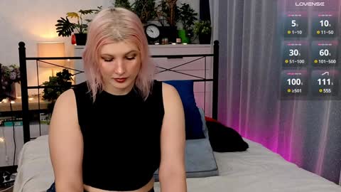 OliSunny Olivia online show from 12/14/24, 10:13