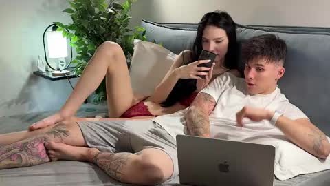 Olivia and Robie online show from 09/30/25, 04:01