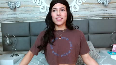 Snapshot of oliver__brown chatting on 01/05/25, 10:50 Oliver online show from 01/05/25, 10:50