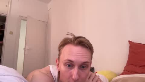 Snapshot of oliver_and_thomas chatting on 09/11/25, 08:58 Oliver and Thomas online show from 09/11/25, 08:58