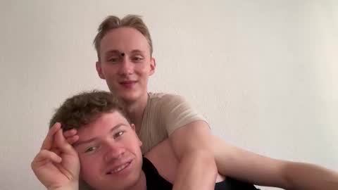 Snapshot of oliver_and_thomas chatting on 09/19/25, 08:05 Oliver and Thomas online show from 09/19/25, 08:05