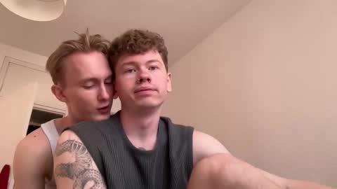Snapshot of oliver_and_thomas chatting on 09/25/25, 11:58 Oliver and Thomas online show from 09/25/25, 11:58