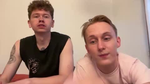 Snapshot of oliver_and_thomas chatting on 09/29/25, 06:02 Oliver and Thomas online show from 09/29/25, 06:02