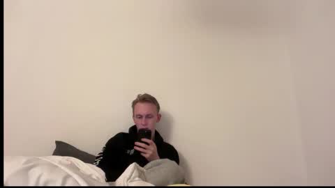 Snapshot of oliver_and_thomas chatting on 10/14/25, 06:42 Oliver and Thomas online show from 10/14/25, 06:42
