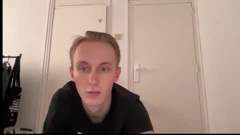 Snapshot of oliver_and_thomas chatting on 10/26/25, 09:37 Oliver and Thomas online show from 10/26/25, 09:37