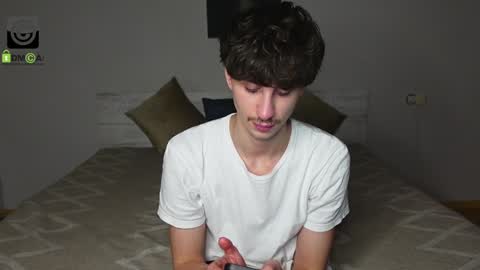 Snapshot of oliver_baker chatting on 12/02/24, 04:09 Oliver Kaen online show from 12/02/24, 04:09