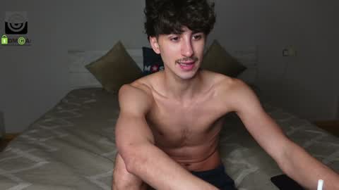 Snapshot of oliver_baker chatting on 12/05/24, 03:50 Oliver Kaen online show from 12/05/24, 03:50