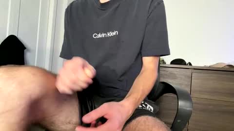 Snapshot of oliver_beck chatting on 11/04/25, 04:11 Oliver Beck online show from 11/04/25, 04:11