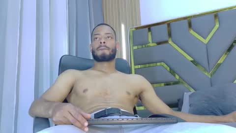 Snapshot of oliver_bigblack_cock chatting on 03/16/26, 06:34 Oliver online show from 03/16/26, 06:34