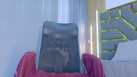 Snapshot of oliver_bigblack_cock chatting on 04/14/26, 06:47 Oliver online show from 04/14/26, 06:47