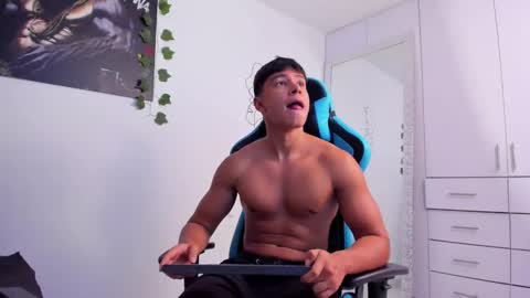 Snapshot of oliver_bray chatting on 12/11/24, 01:05 Oliver bray online show from 12/11/24, 01:05