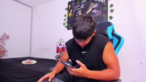 Snapshot of oliver_bray chatting on 12/18/24, 01:48 Oliver bray online show from 12/18/24, 01:48