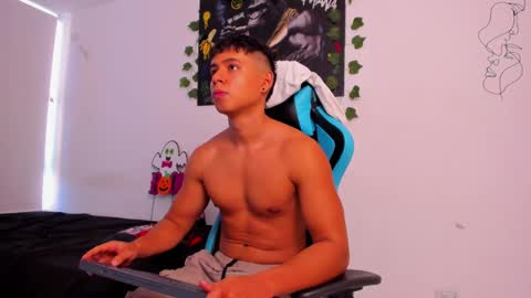 Snapshot of oliver_bray chatting on 01/10/25, 10:15 Oliver bray online show from 01/10/25, 10:15