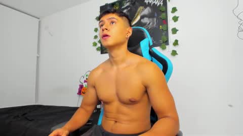 Snapshot of oliver_bray chatting on 01/14/25, 02:50 Oliver bray online show from 01/14/25, 02:50